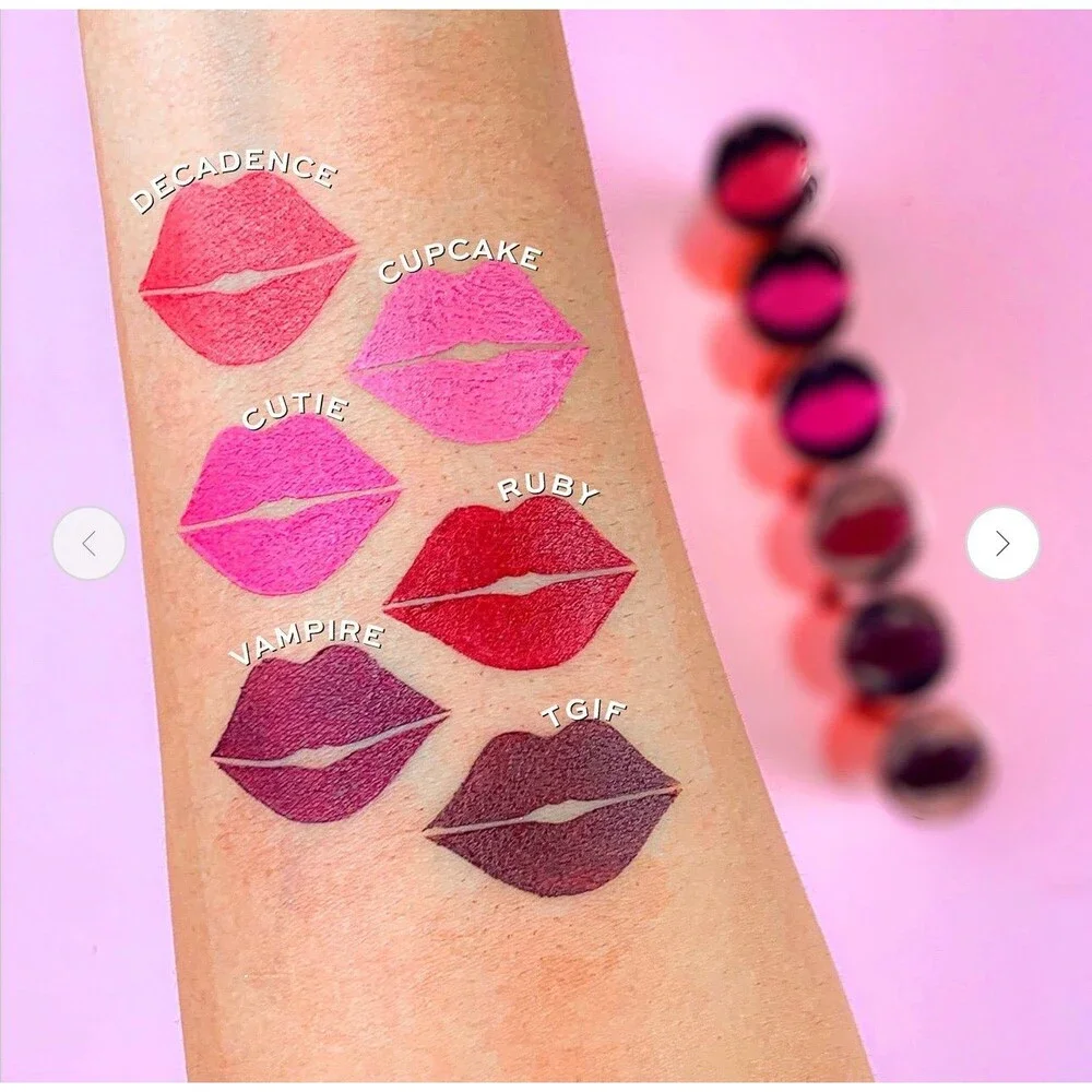 089/ Revolution Satin Kiss Lipstick Cutie Pink